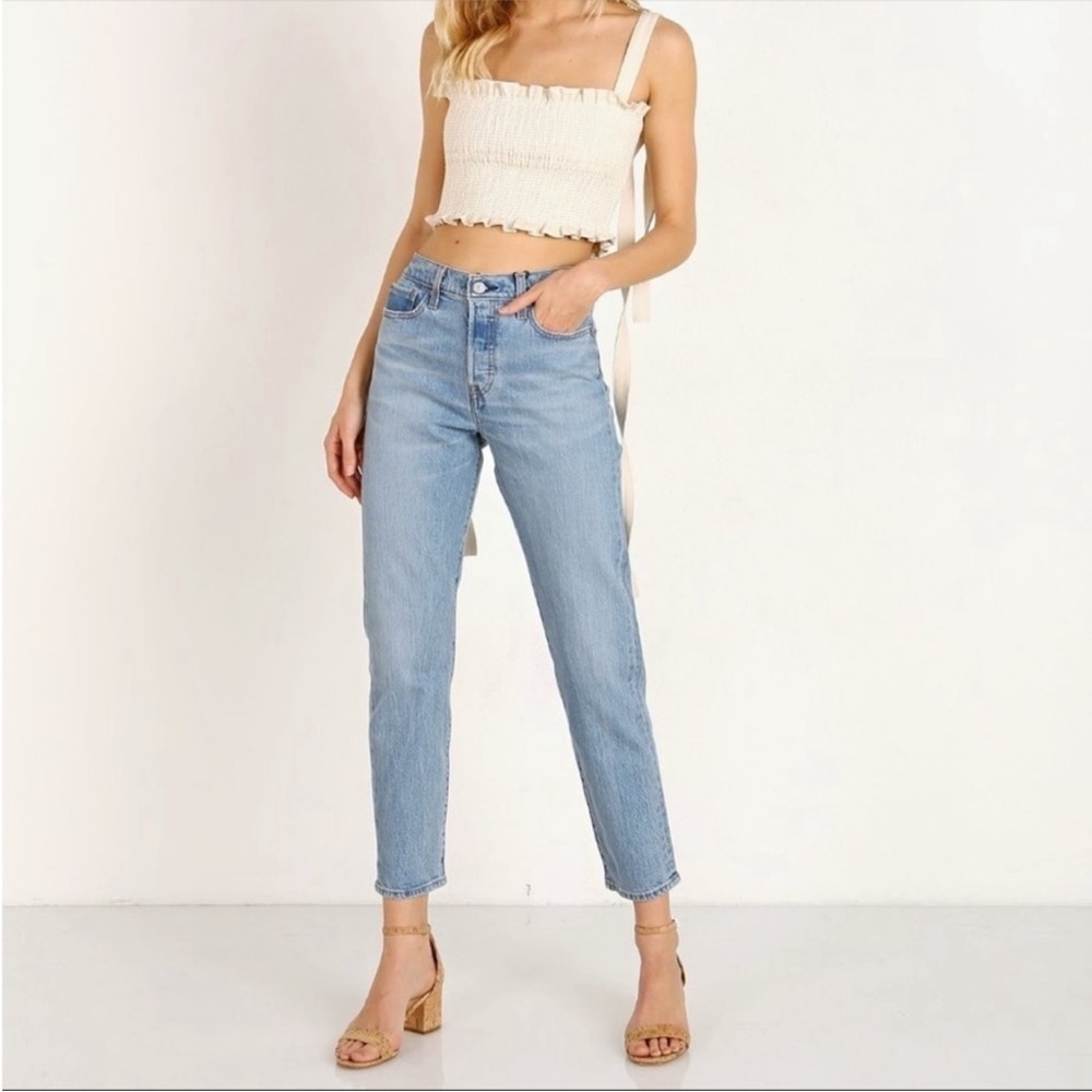 Levi’s Light Blue Wedgie Iconic Fit Jeans Size 25